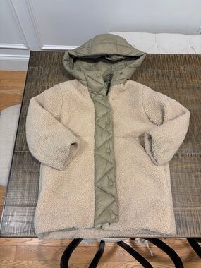 Zara Cozy teddy Sherpa Jacket with Quilted Hood - beige & Olive size 8